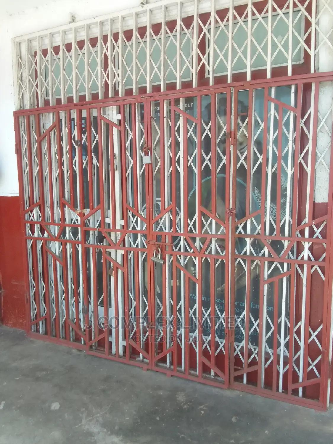 Shop to Let by the South La Estate Major Road -  Commercial in Greater Accra, South La, South La Hospital - Rent