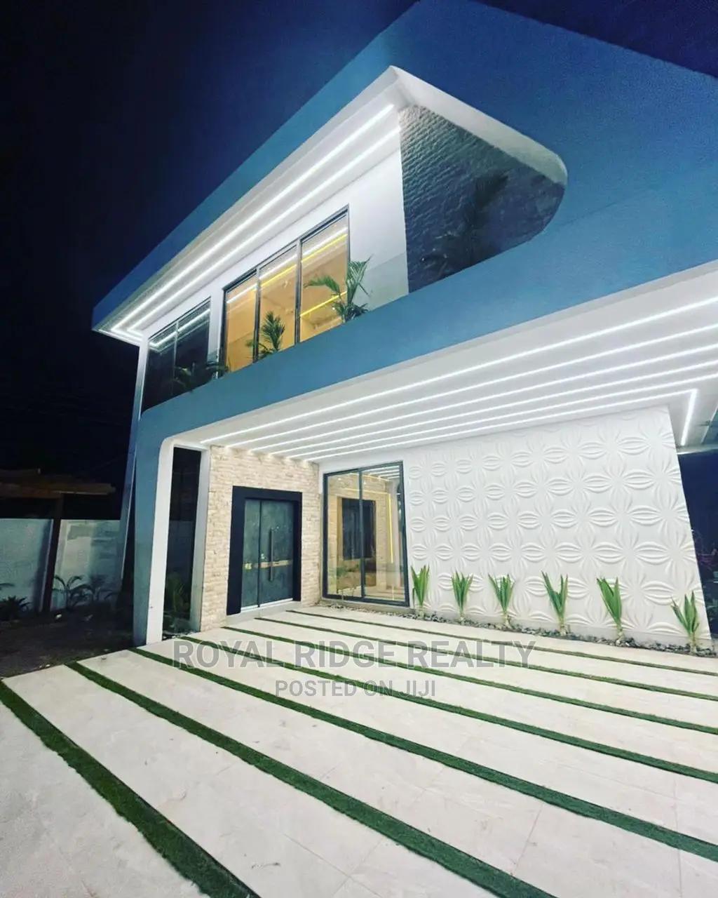 4 Bedroom Townhouse in Achimota, Accra Metropolitan for Sale -  House in Greater Accra, Accra Metropolitan - Sale