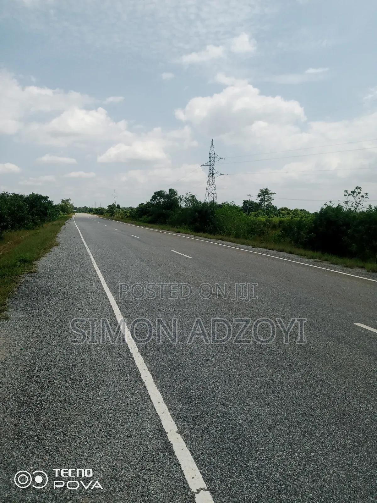 Road Side Land for Sale -  Land in Greater Accra, Tema Metropolitan - Sale