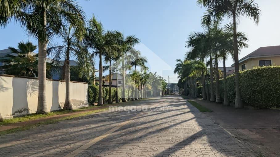 3 bedroom townhouse for sale at Oyarifa( Near Special Gardens) - 3 bedroom House in Oyarifa( Near Special Gardens) - Sale