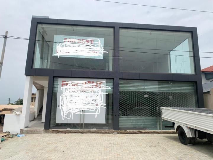 1 room commercial space for rent at East legon - 1 bedroom Commercial in East legon - Rent