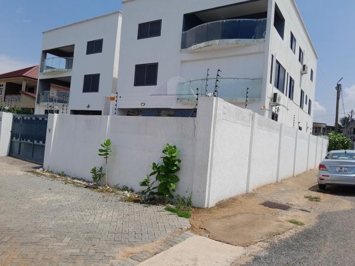 5 bedroom townhouse for sale at TSE ADDO - 5 bedroom House in TSE ADDO - Sale