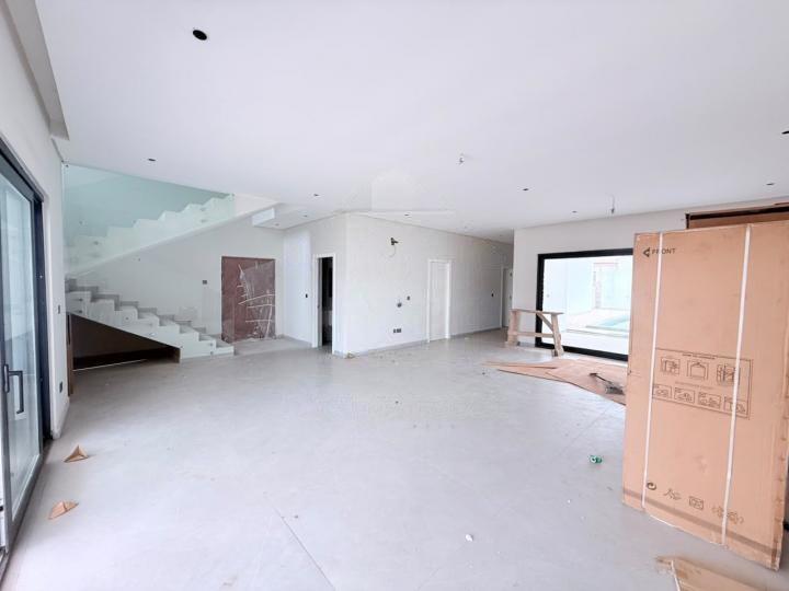 5 bedroom house for sale at Adjiringanor - 5 bedroom House in Adjiringanor - Sale