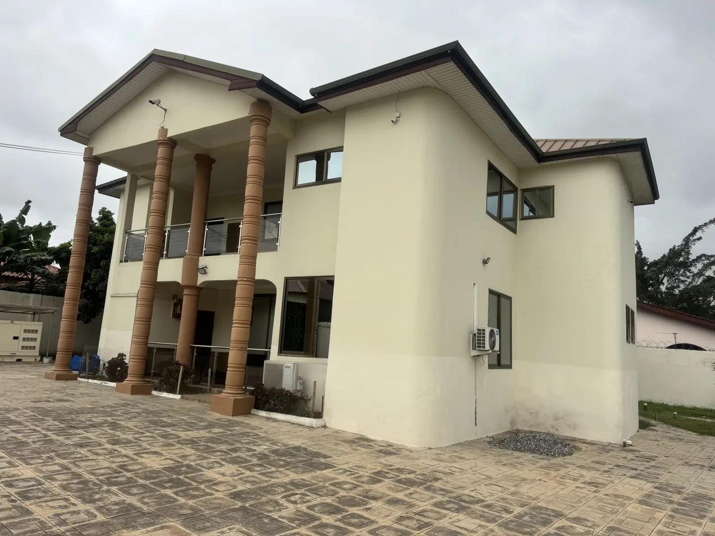 8bdrm House in East Legon for rent - 8 bedroom House in Greater Accra, East Legon - Rent