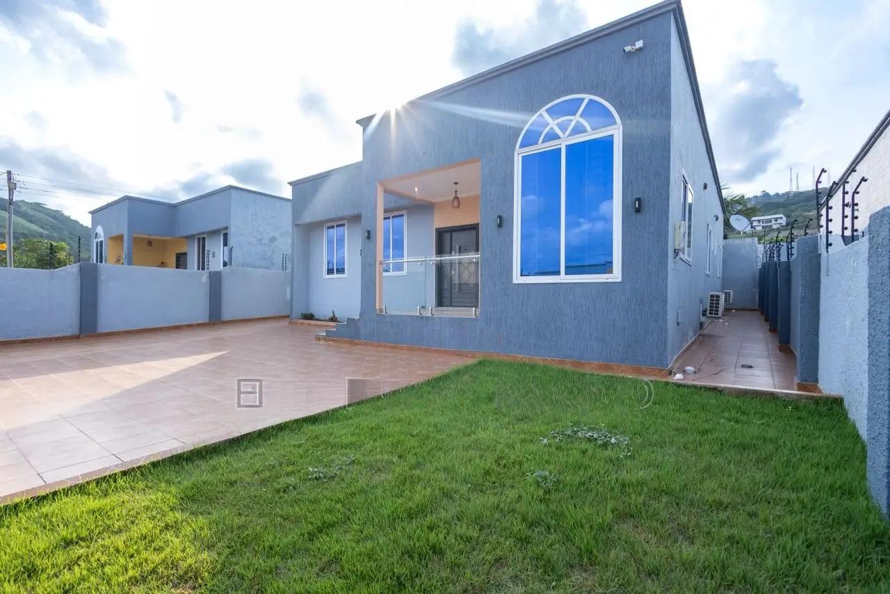 Furnished 3bdrm House in Ayi Mensah, Danfa for sale - 3 bedroom House in Greater Accra, Danfa - Sale