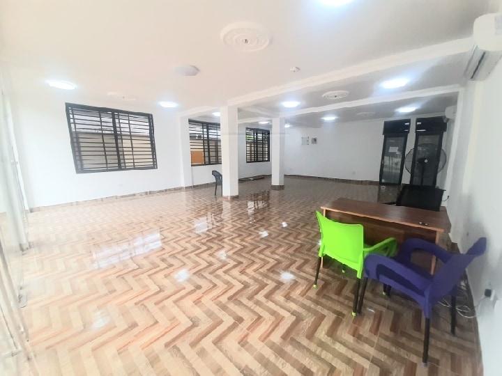 1 room commercial space for rent at Labone - 1 bedroom Commercial in Labone - Rent