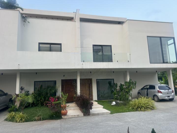 4 bedroom townhouse for rent at Cantonments - 4 bedroom House in Cantonments - Rent