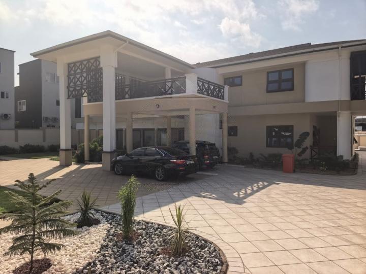 4 bedroom house for sale at Airport Residential Area - 4 bedroom House in Airport Residential Area - Sale