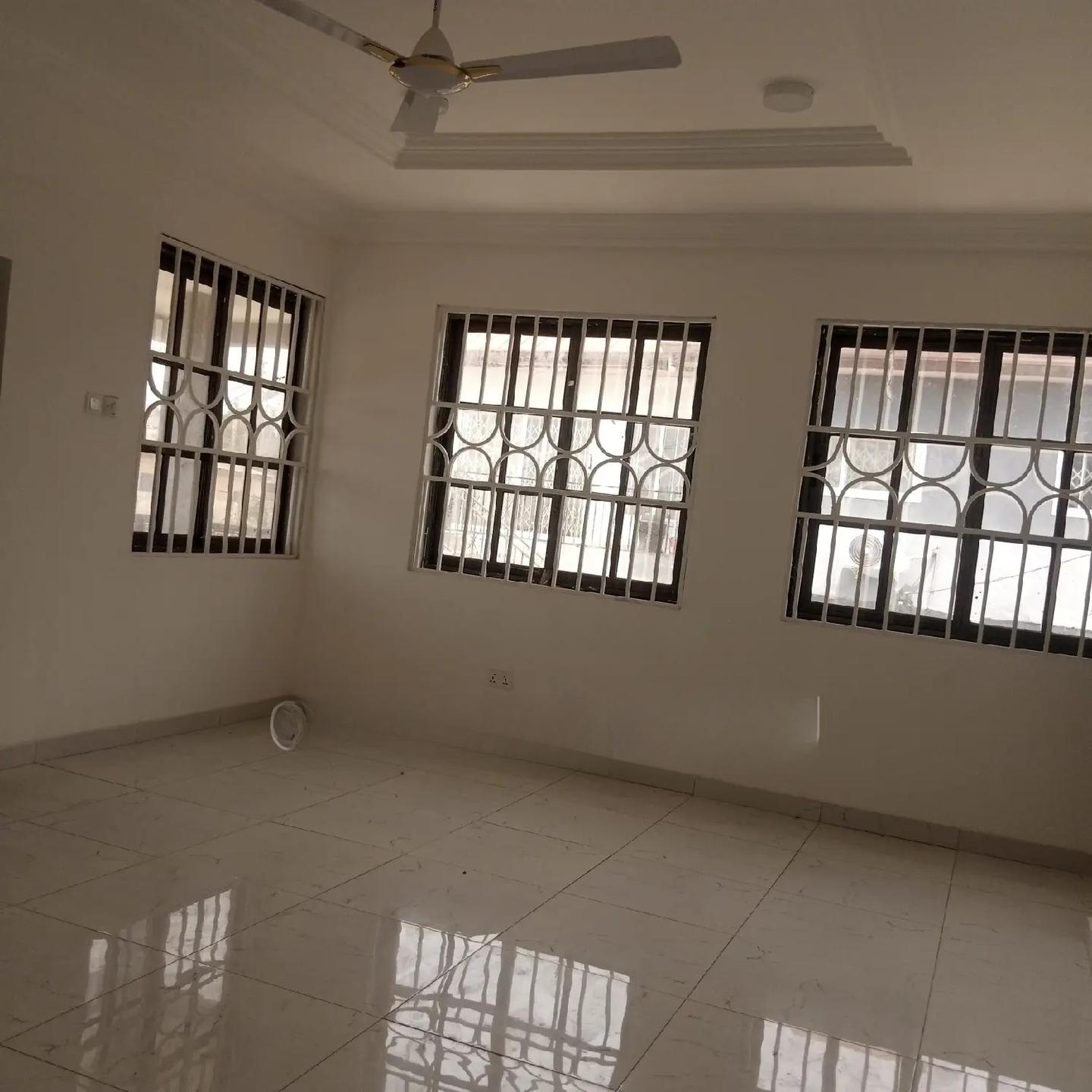 Chamber and Hall - Commercial in Greater Accra, Dansoman - Rent