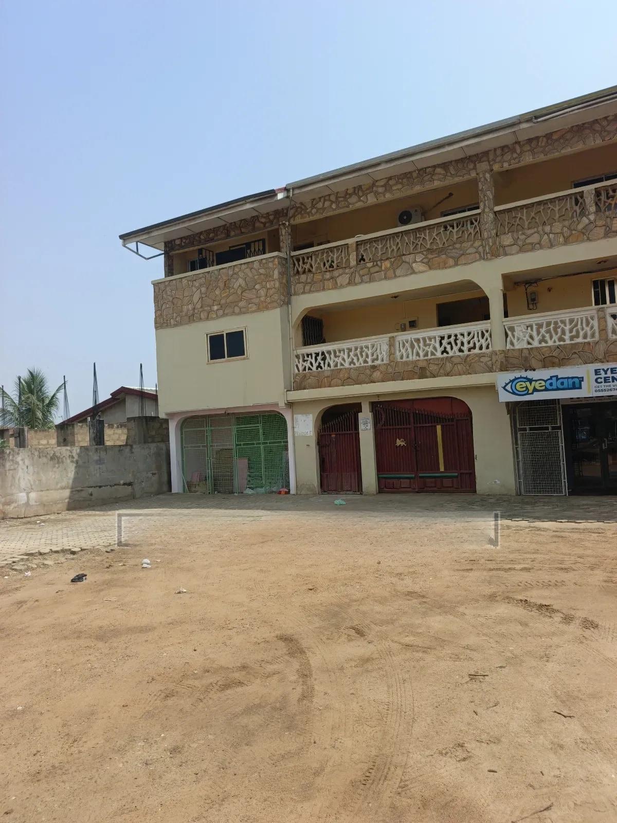 4 Units of 2 Bedroom Apartment With a Plot of Land - 2 bedroom Commercial in Greater Accra, Tema Metropolitan - Sale