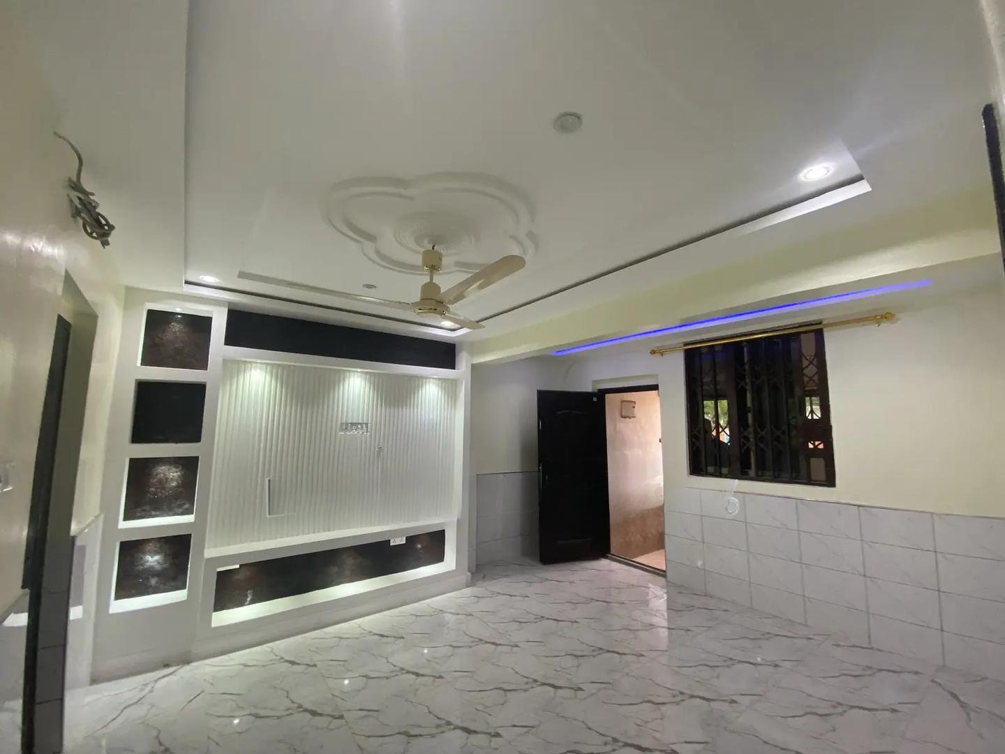 2bdrm Apartment in Madev Realty, Mile 7 for rent - 2 bedroom Apartment in Greater Accra, Achimota, Mile 7 - Rent