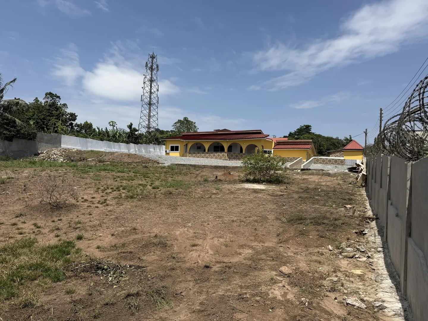 125/100sqft Plot of Land for Sale at Aburi Peduase - Land in Eastern Region, Akuapim South, Aburi - Sale