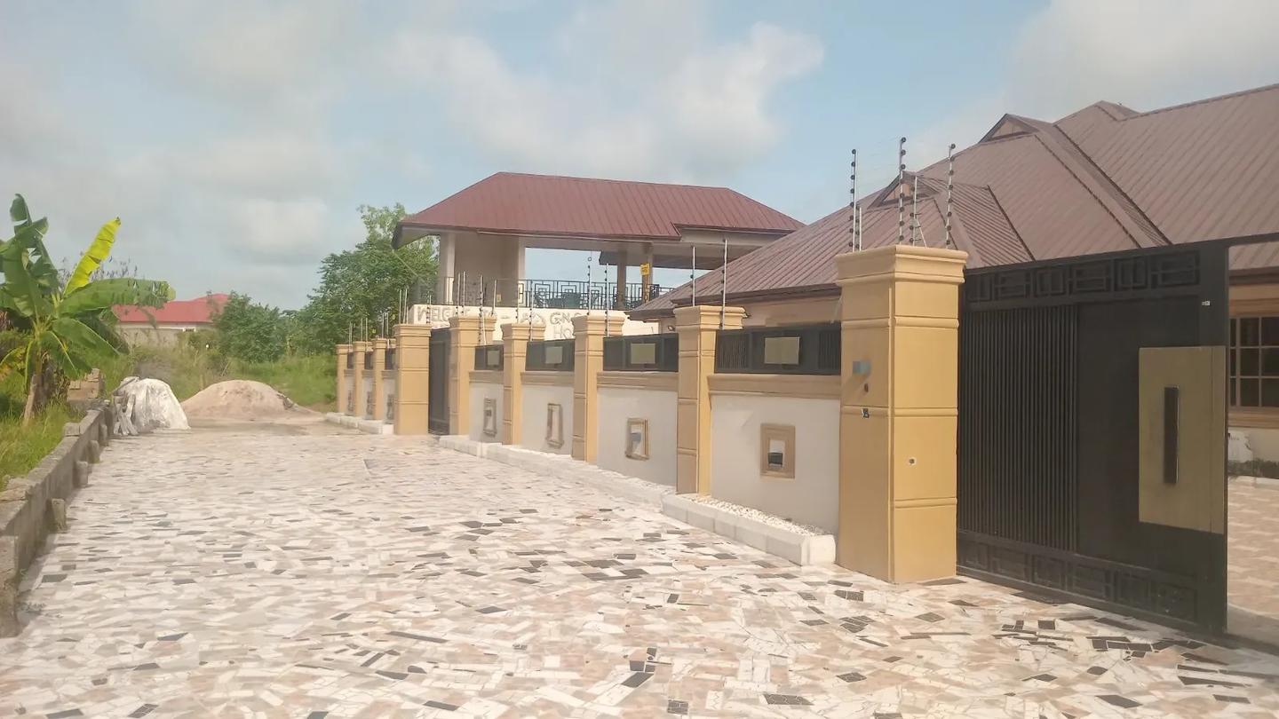 Guest House for Sale at Winneba - Commercial in Central Region, Effutu Municipal - Sale