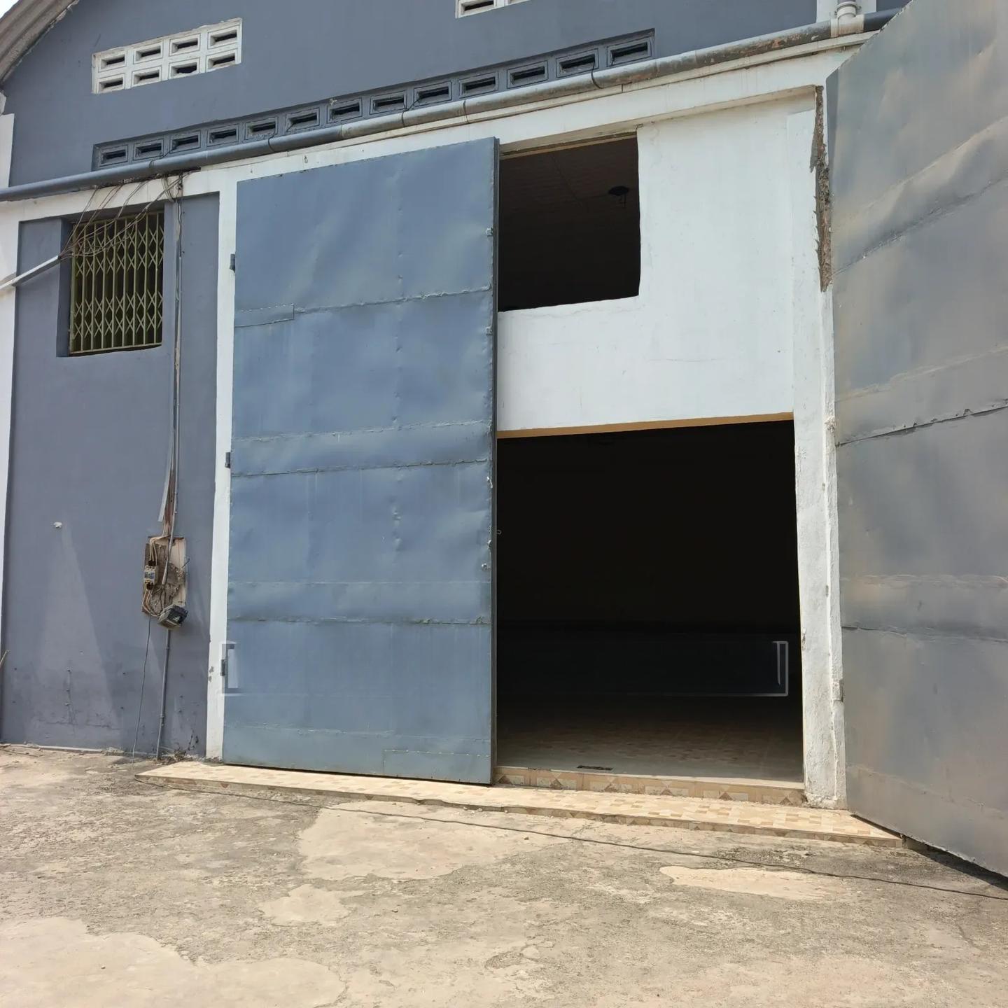 Warehouse At Spintex - Commercial in Greater Accra, Tema Metropolitan - Rent