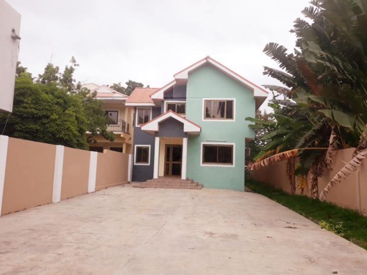 Office for rent at Cantonments - 6 bedroom Commercial in Cantonments - Rent