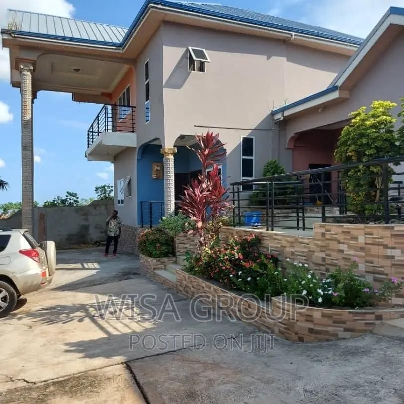 6bdrm Duplex in Wisa Groups, Accra Metropolitan for sale - 6 bedroom House in Greater Accra, Accra Metropolitan - Sale