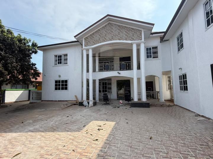 19 room furnished commercial space for sale at Kasoa chrispo city hospital - 19 bedroom Commercial in Kasoa chrispo city hospital - Sale