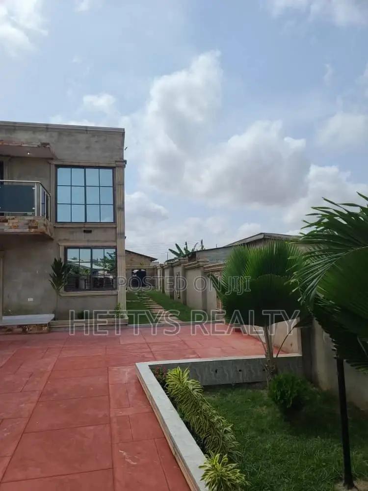 3bdrm House in Pokuase for sale - 3 bedroom House in Greater Accra, Pokuase - Sale