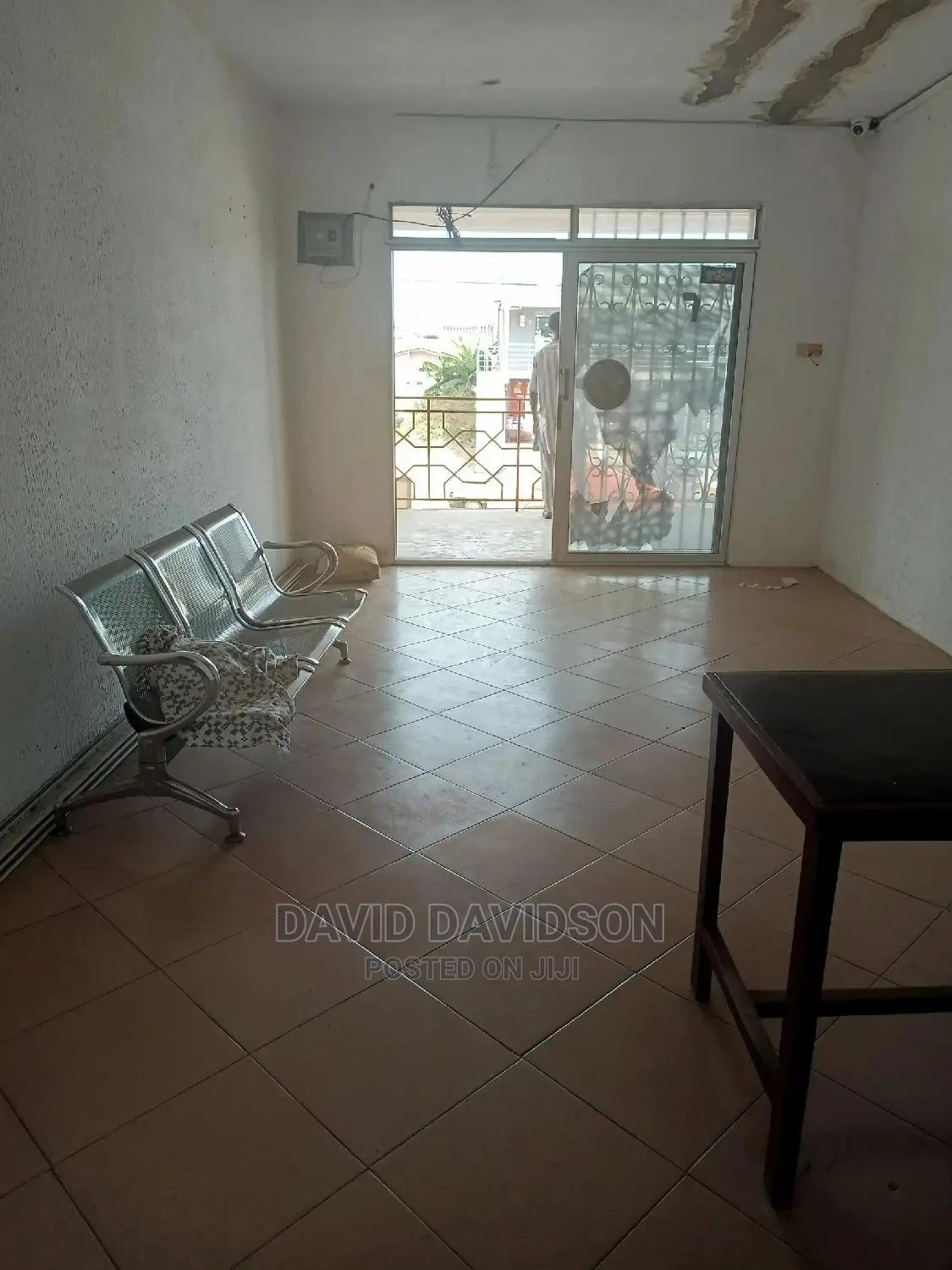 Shop Spintex , Kotobabi - Commercial in Greater Accra, Tema Metropolitan - Rent