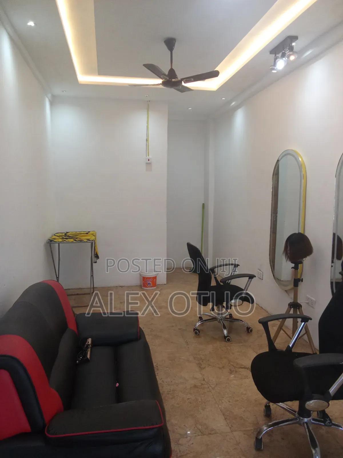 Shop for Rent Tanoso Main Road - Commercial in Ashanti, Kumasi Metropolitan - Rent