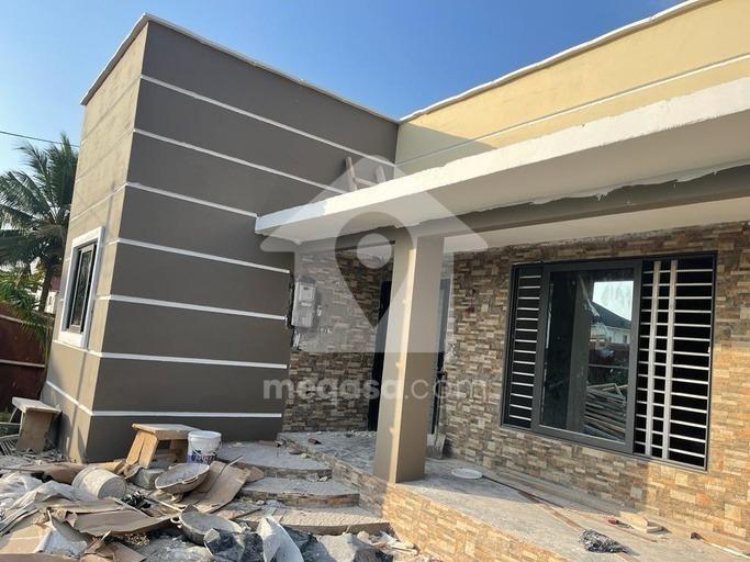 3 bedroom townhouse for sale at Sakumono - 3 bedroom House in Sakumono - Sale
