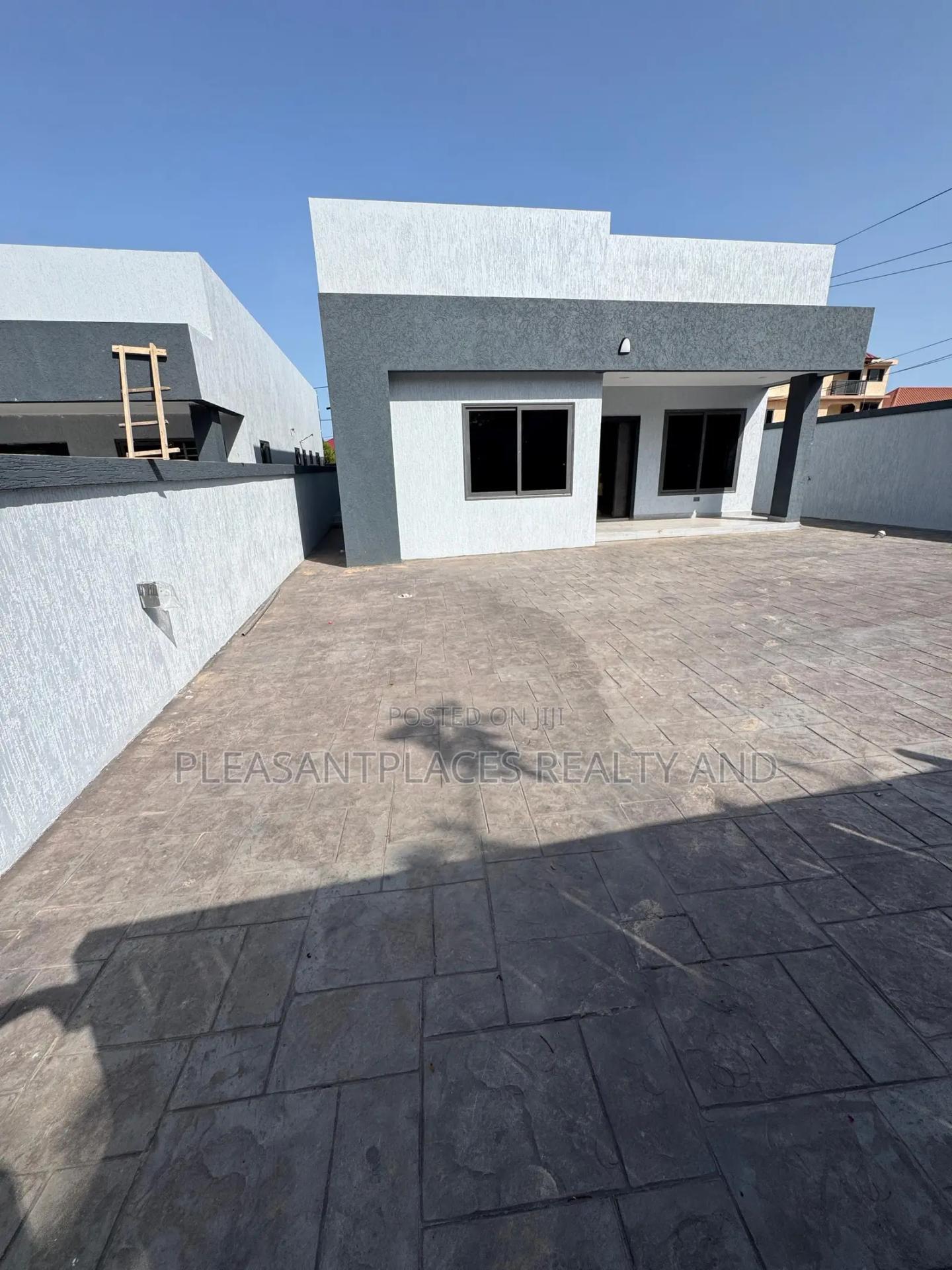 3bdrm House in Pleasantplaces And, Tantra Hills for sale - 3 bedroom House in Greater Accra, Tantra Hills - Sale