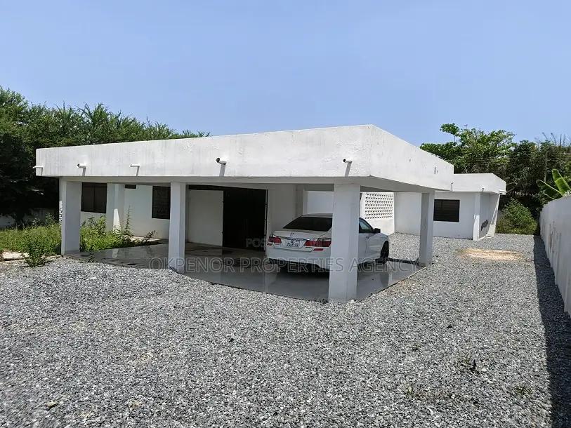 7bdrm House in Achimota, The Mall for sale - 7 bedroom Commercial in Greater Accra, Achimota, The Mall - Sale
