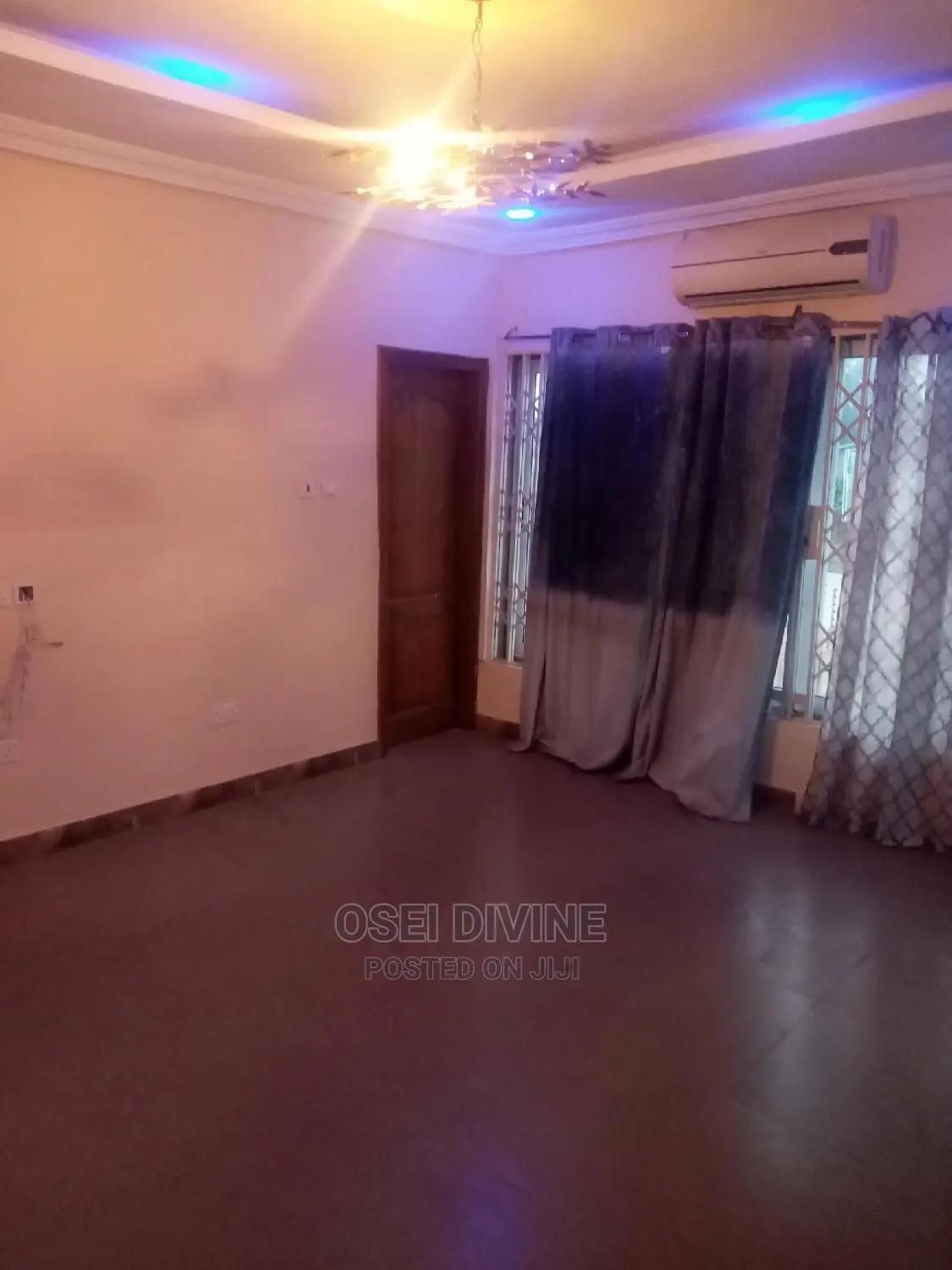 Very Neat 2-Bedrooms Apartment Dansoman - Commercial in Greater Accra, Dansoman - Rent