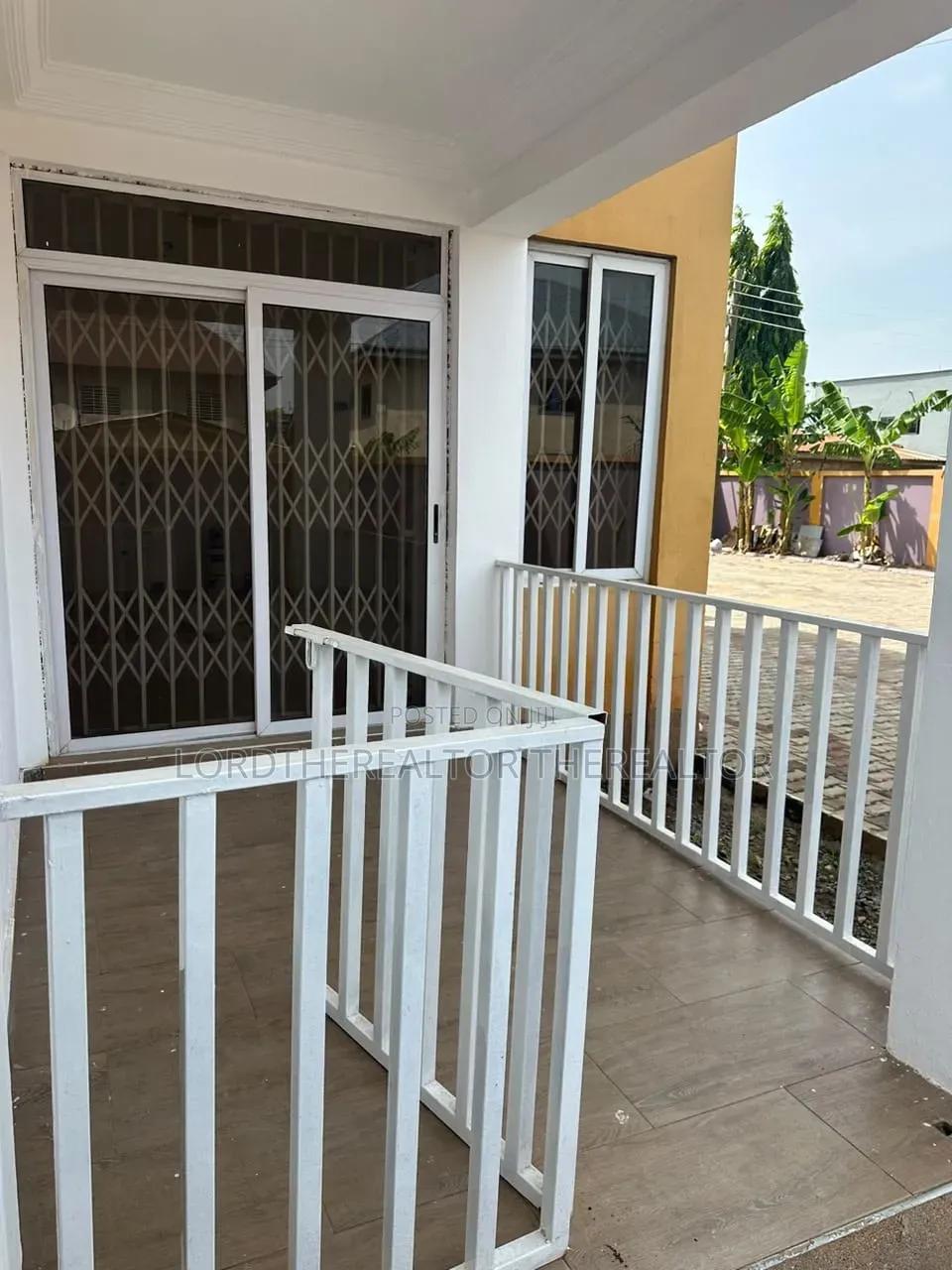3bdrm Apartment in Lake Side Estate for rent - 3 bedroom Apartment in Greater Accra, Ashaley Botwe, Lake Side Estate - Rent