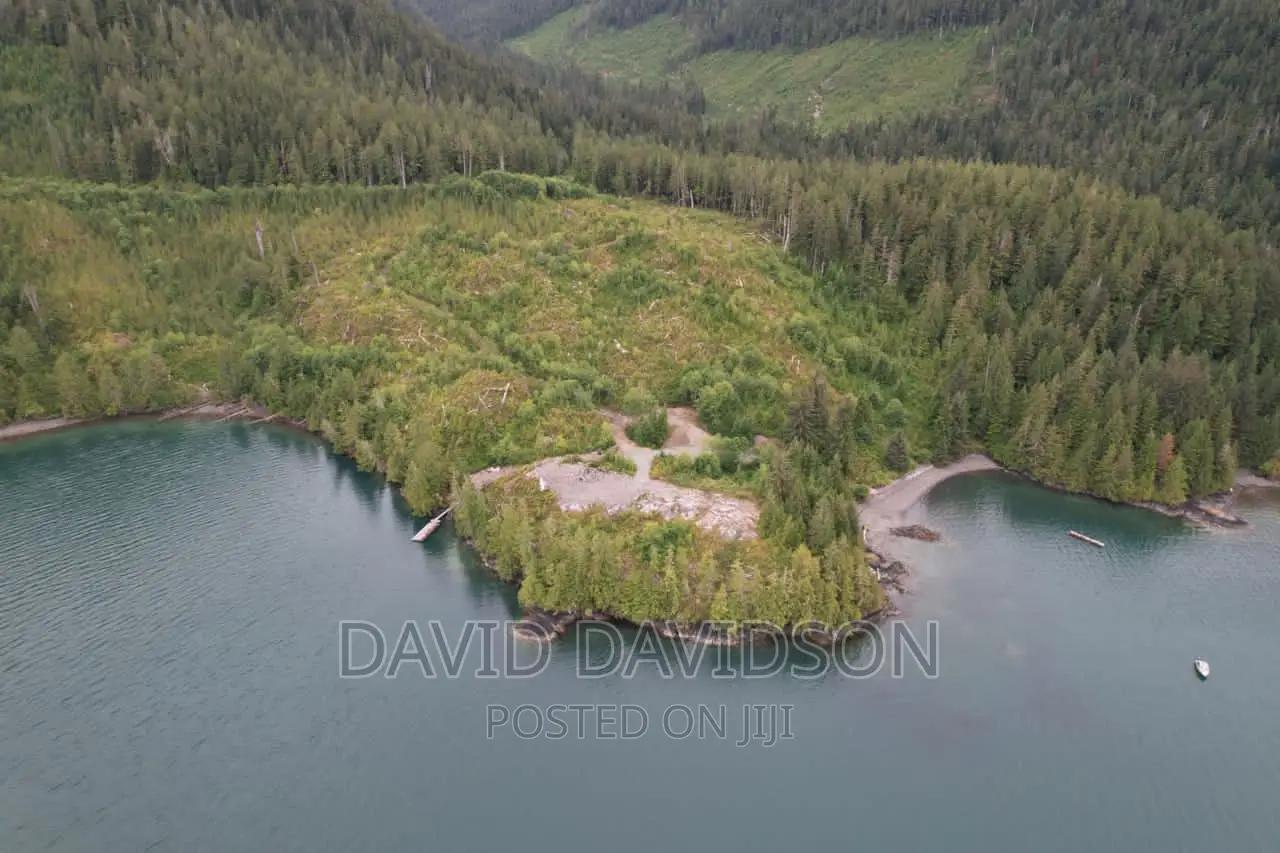 30 ACRES of Island Akosombo - Land in Greater Accra, Tema Metropolitan - Sale