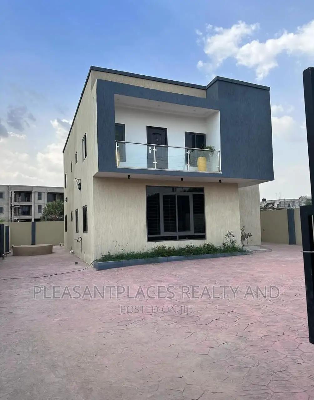 4bdrm Duplex in Pleasantplaces, East Legon for rent - 4 bedroom House in Greater Accra, East Legon - Rent