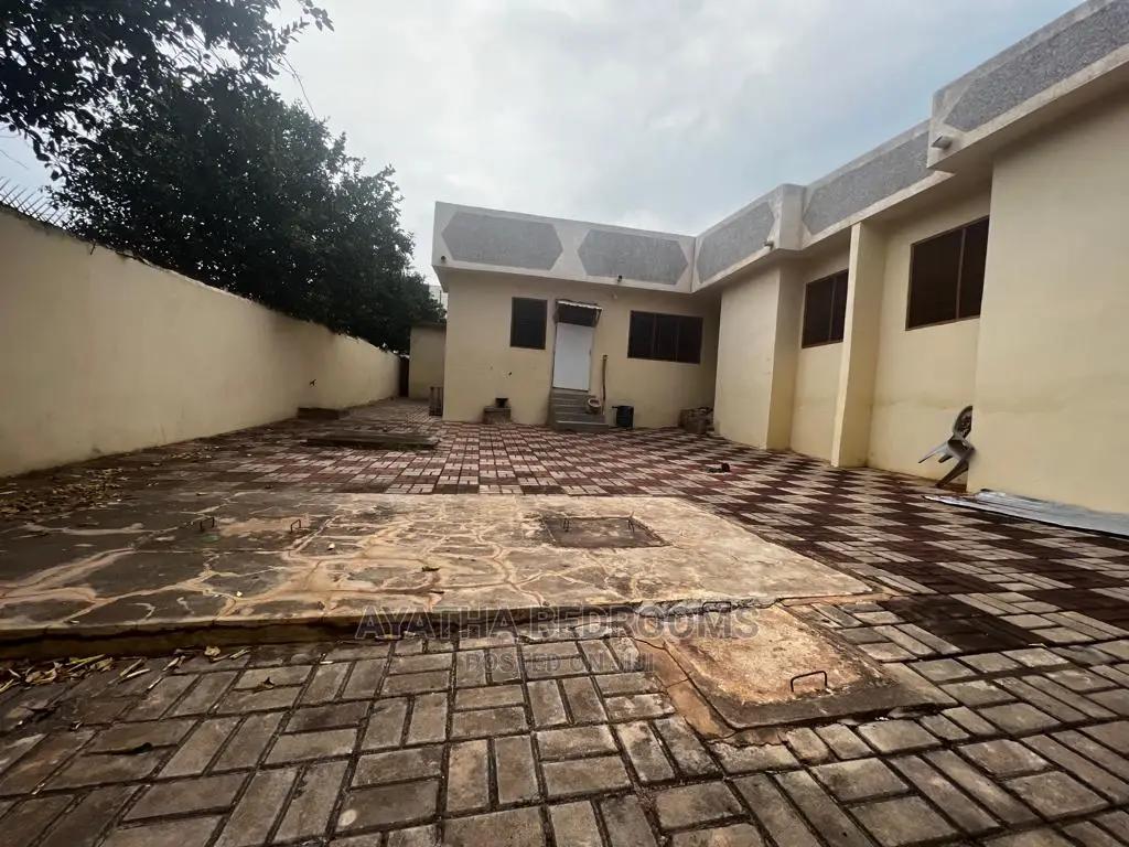6bdrm House in Ayathar Bedroom, Zero for Sale - 6 bedroom House in Greater Accra, Gbawe, Zero / Gbawe - Sale