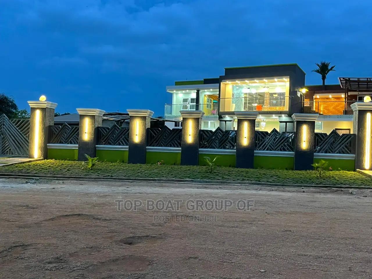 Furnished 8bdrm Mansion in Top Boat Estate, Kumasi Metropolitan - 8 bedroom House in Ashanti, Kumasi Metropolitan - Sale