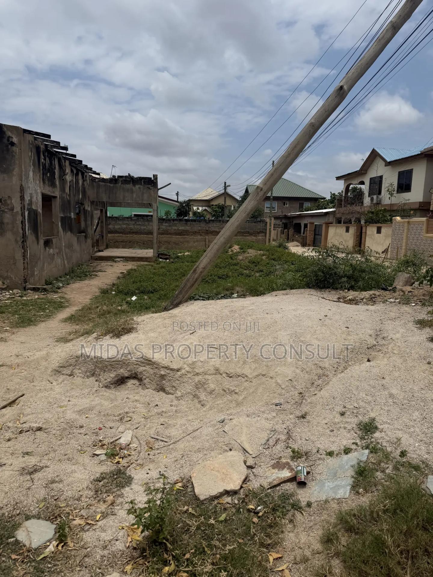 A Plot of Titled Land for Sale at Spintex With an Old Structure - Land in Greater Accra, Spintex - Sale