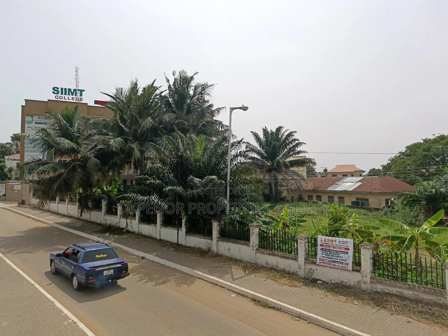 Roadside Land for Sale at Accra - Land in Greater Accra, Accra Metropolitan - Sale