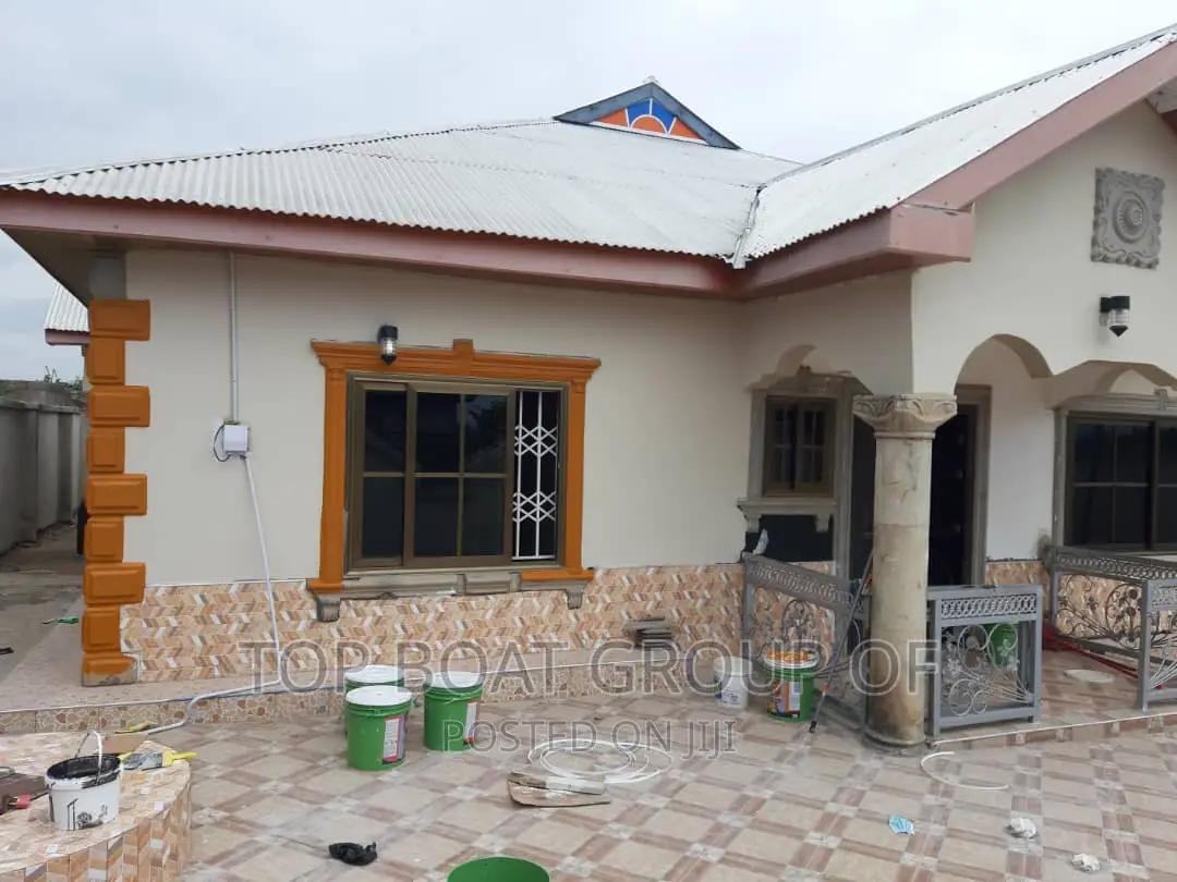 Furnished 5bdrm House in Top Boat Estate, Kumasi Metropolitan for sale - 5 bedroom House in Ashanti, Kumasi Metropolitan - Sale