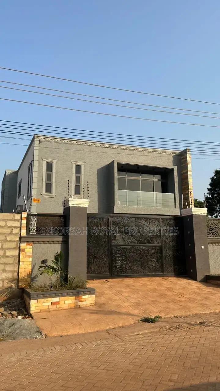4bdrm House in Tantra Hill, Unity Closed for sale - 4 bedroom House in Greater Accra, Tantra Hills, Unity Closed - Sale