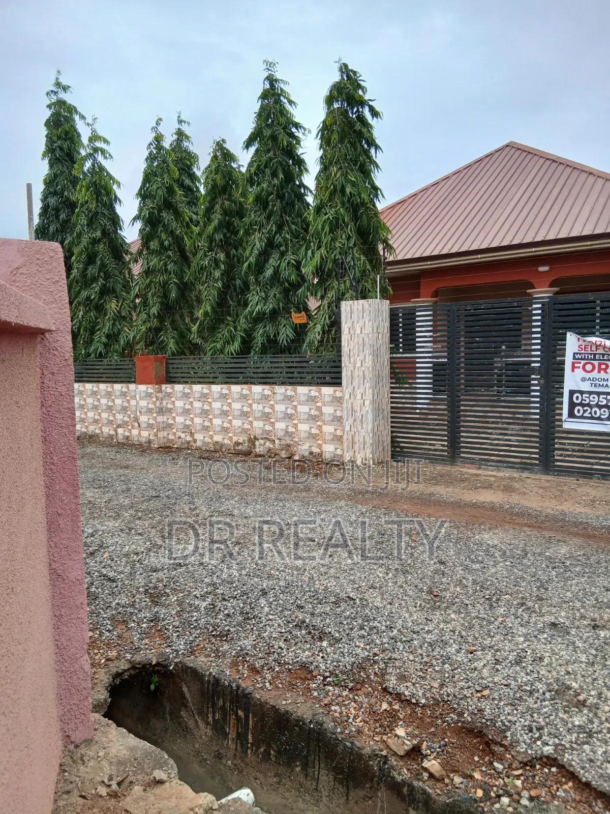 2bdrm House in Adom Estate, Community 25 for rent - 2 bedroom House in Greater Accra, Tema Metropolitan, Community 25 - Rent