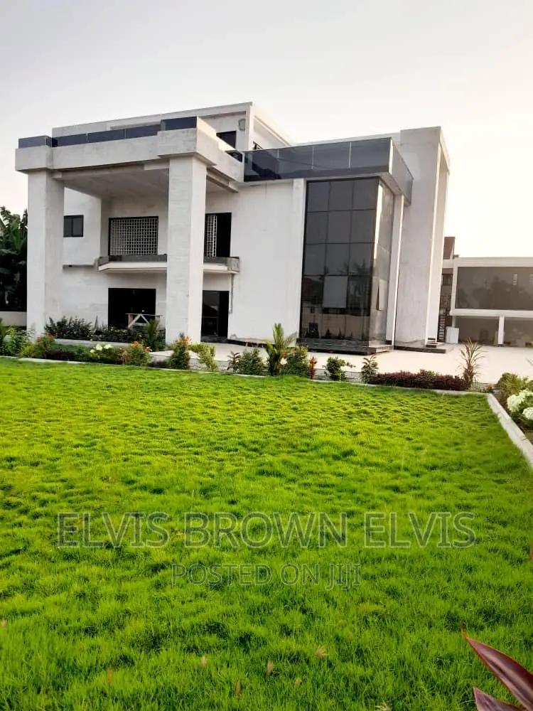 8bdrm Mansion in Trasacco, Adjiriganor for sale - 8 bedroom House in Greater Accra, Adjiriganor - Sale