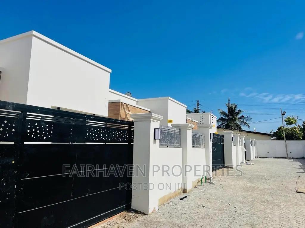 2bdrm House in Spintex Eco Bank for sale - 2 bedroom House in Greater Accra, Spintex - Sale