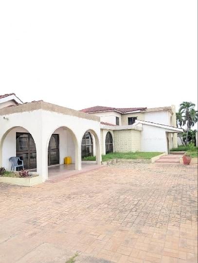 20 room commercial space for sale at Osu - 20 bedroom Commercial in Osu - Sale