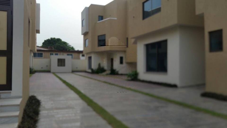 4 bedroom townhouse for rent at Airport west Accra Ghana - 4 bedroom House in Airport west Accra Ghana - Rent
