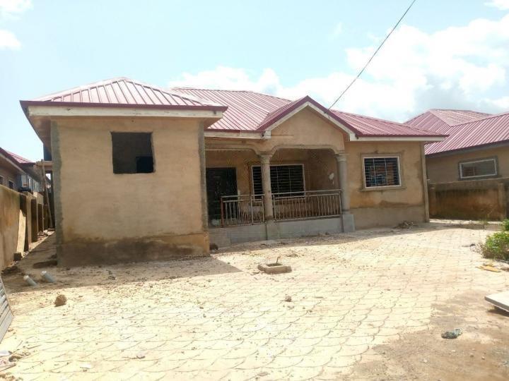 4 bedroom townhouse for sale at Amasaman - 4 bedroom House in Amasaman - Sale