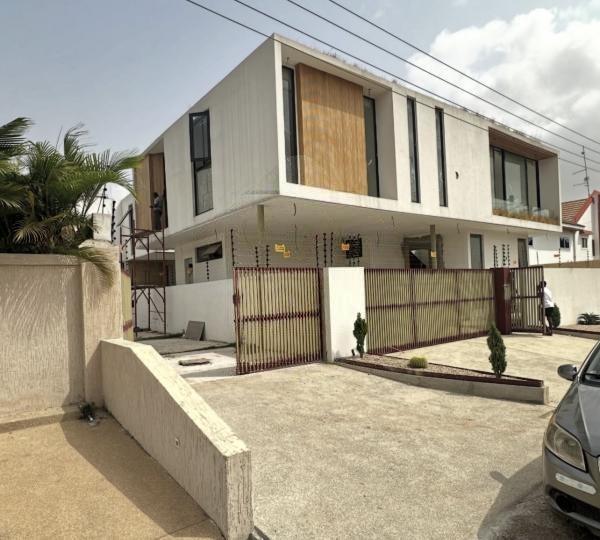 3 bedroom house for sale at Eastlegon main - 3 bedroom House in Eastlegon main - Sale