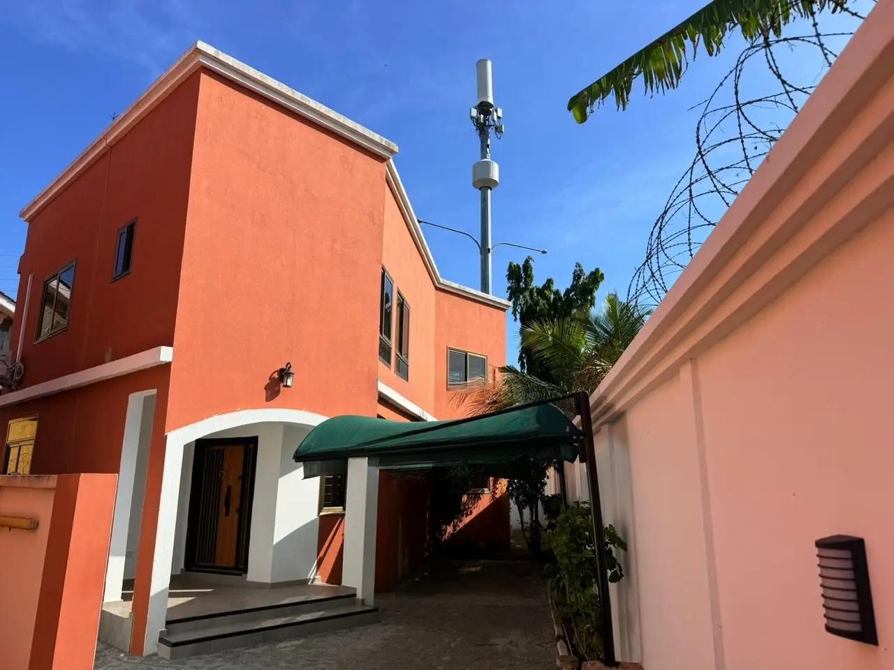 2bdrm Townhouse / Terrace in Cantonments, US Embassy Area for rent - 2 bedroom House in Greater Accra, Cantonments, US Embassy Area - Rent
