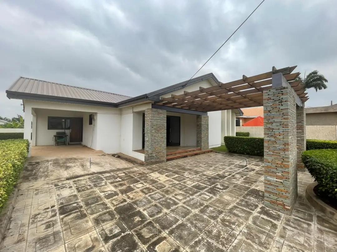 3bdrm House in Community 22, Tema Metropolitan for sale - 3 bedroom House in Greater Accra, Tema Metropolitan - Sale