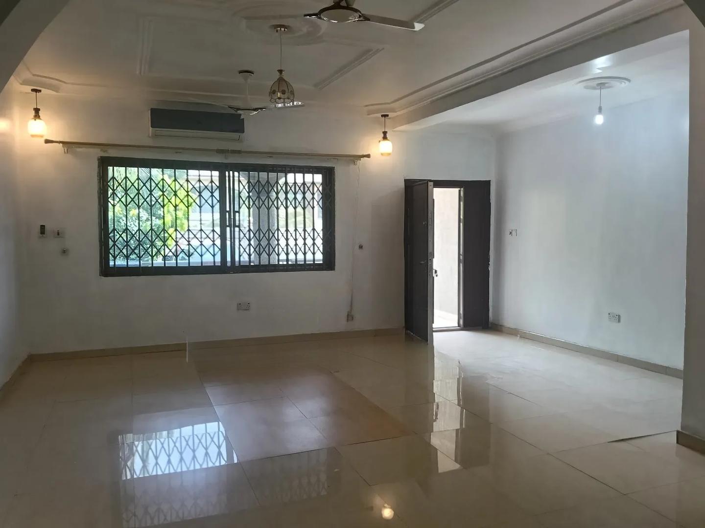 5bdrm Apartment in Oyarifa for rent - 5 bedroom Apartment in Greater Accra, Oyarifa - Rent