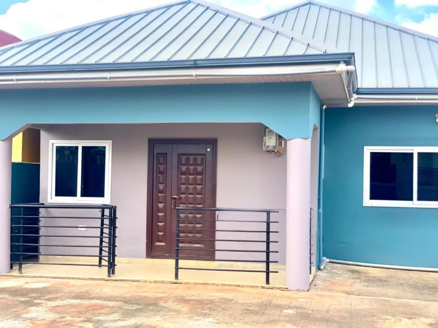 3bdrm House in Old Ashomang for sale - 3 bedroom House in Greater Accra, Old Ashomang - Sale
