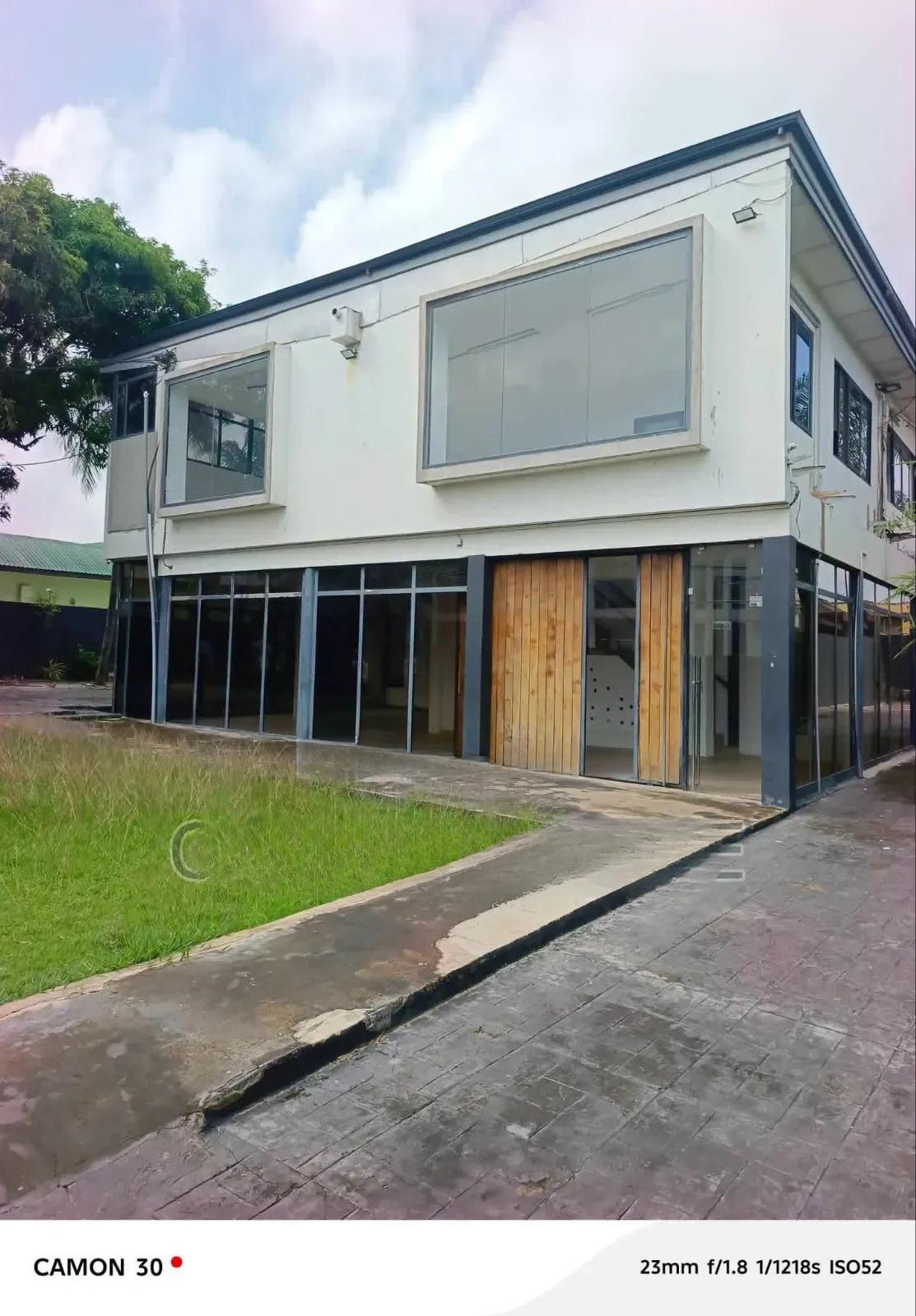 12-Bedroom Commercial Property for Rent – Osu Nyaniba Estate - Commercial in Greater Accra, Osu, Nyaniba Estate - Rent