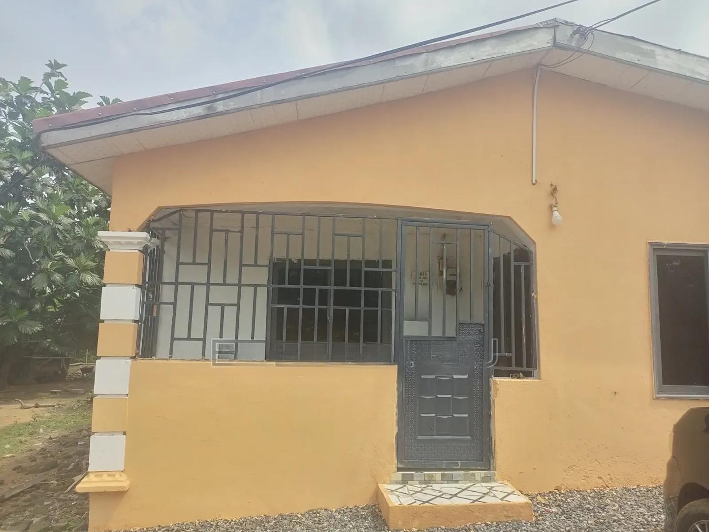 Furnished 3bdrm House in House, Akuapim North for rent - 3 bedroom House in Eastern Region, Akuapim North - Rent